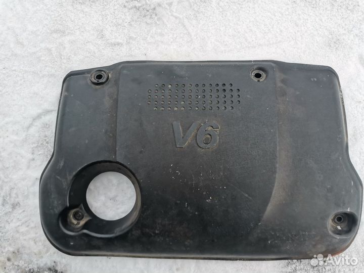 Крышка двигателя декоративная Hyundai Santa Fe II