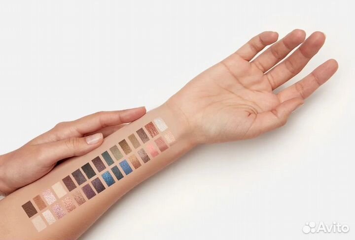 Лимитированная палетка теней revolution новая