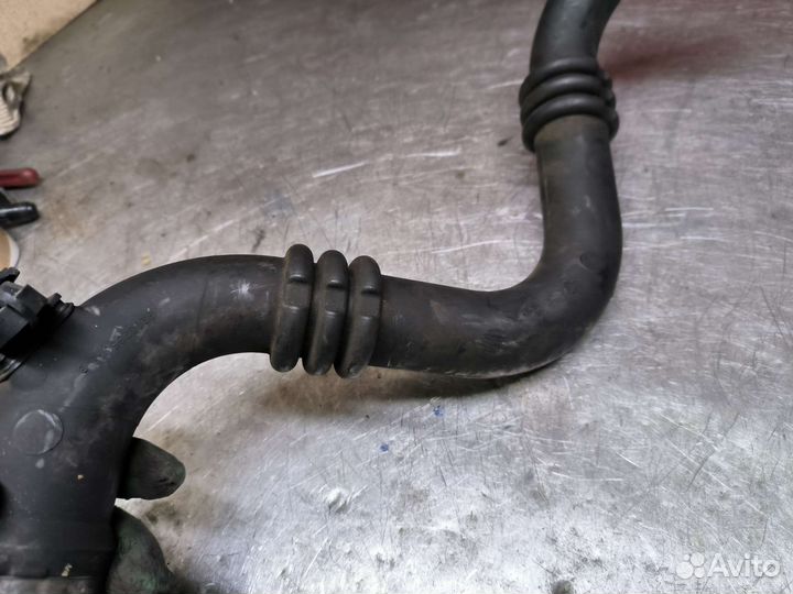 Renault Laguna II патрубок интеркулера 2.0 f4r