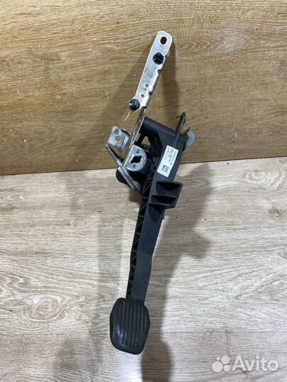 Педаль сцепления Ford Focus 2 301112