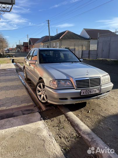 Сиденья w 202