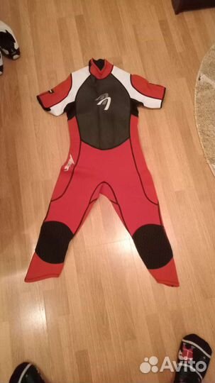 Гидрокостюм