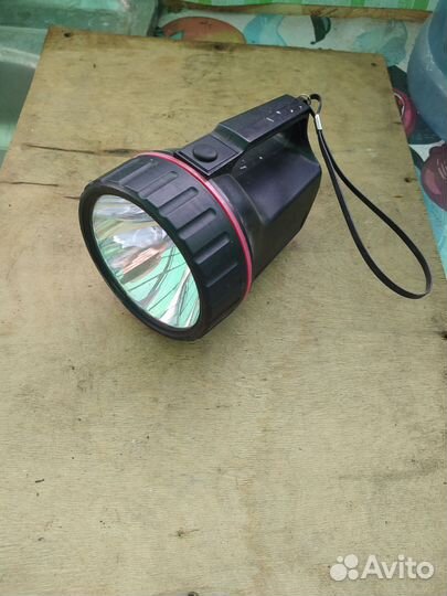 Фонарик на батарейках