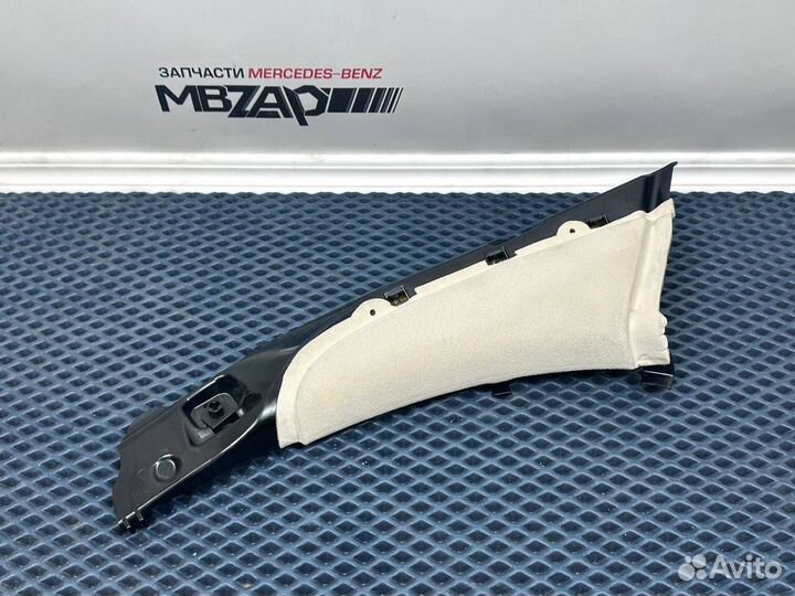 Обшивка правой задней стойки Меrcеdes W222