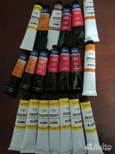 Акриловая краска Ладога и Гамма