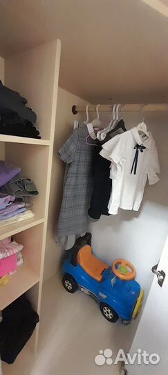 Детская кровать чердак со столом и шкафом