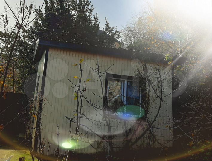 Дом 20 м² на участке 2 сот.