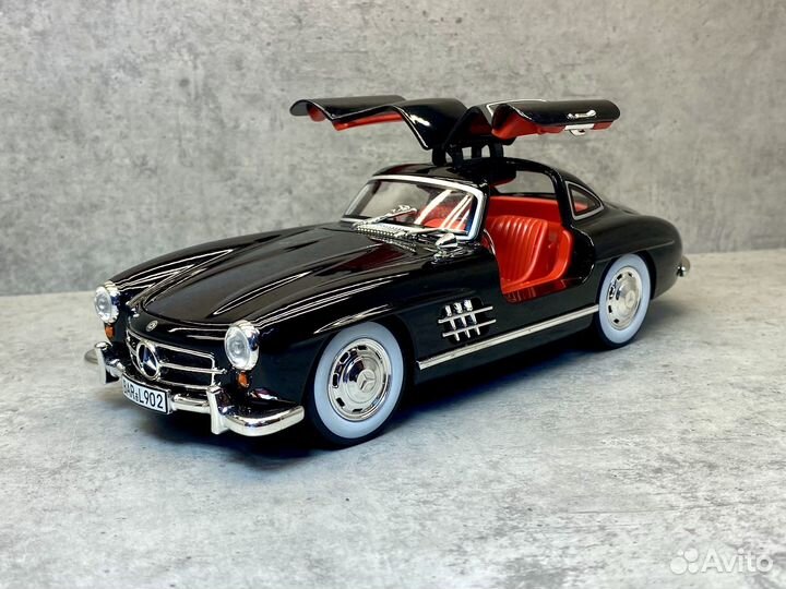 Модель Mercedes-Benz 300 SL Black 1:24