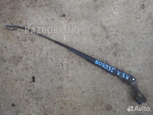 Поводок стеклоочистителя передний