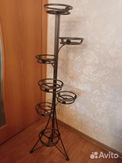 Стойка для цветов напольная металлическая