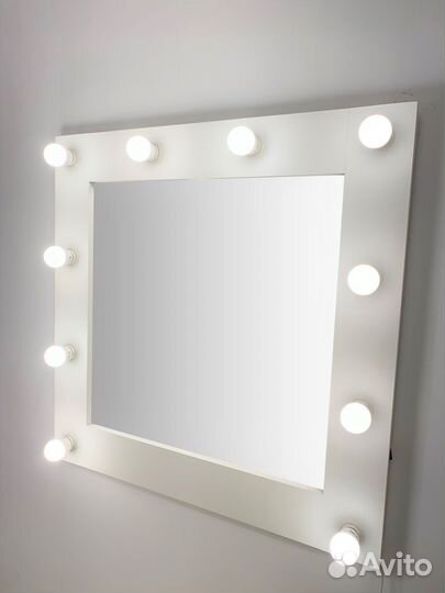 Зеркало визажиста 75/75 цвет Белый