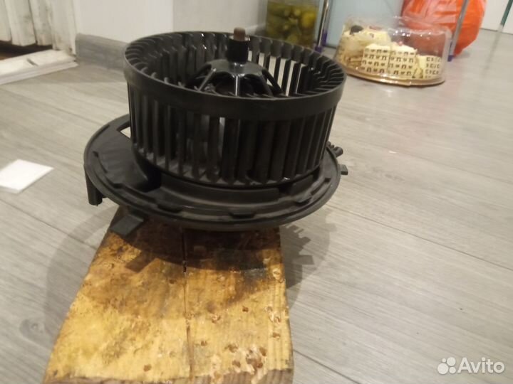 Моторчик отопителя VW
