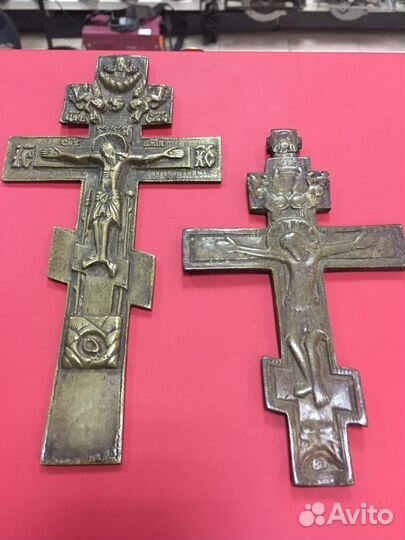 Старинные кресты, складень, иконы