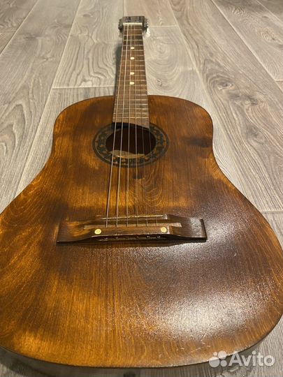 Акустическая гитара 1997 года