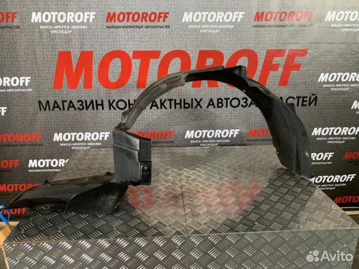 Подкрылок R GS151 Краун б/стоечный (53875-30