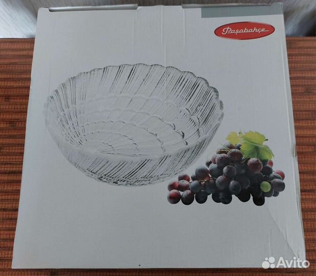 Посуда: блюда, салатник