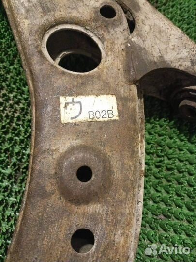 Рычаг передний левый Mazda 323 BA 1996