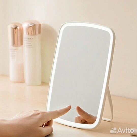 Зеркало для макияжа с LED подсветкой Jordan&Judy