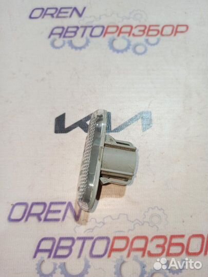 Повторитель поворота в крыло Renault Duster 1.6