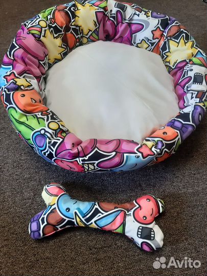 Лежанка для кошек и маленьких собак. Новая