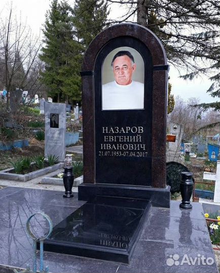 Памятники из гранита и мрамора