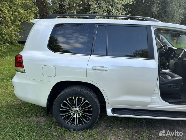 Прокат машины с водителем