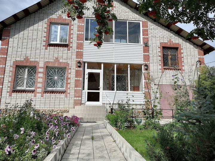 Дом 214 м² на участке 10 сот.