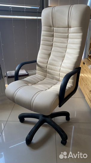 Офисное кресло бу экокожа хорошего качества