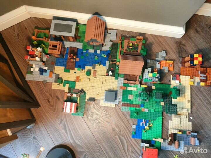 Продаю лего маенкровт за 8500