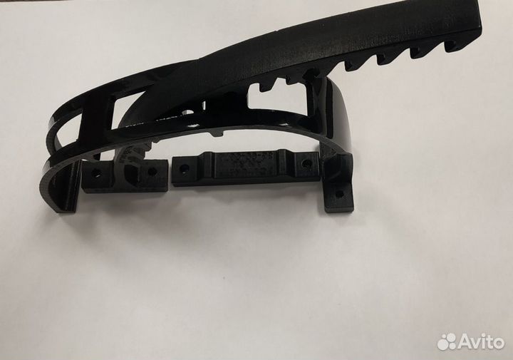 Крепления инструмента,огнетушителей, из полиур