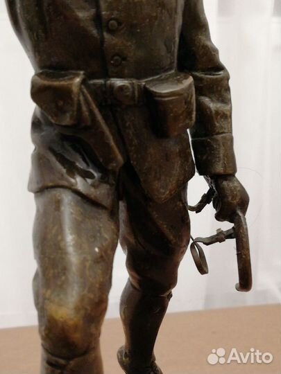 Статуэтка воина