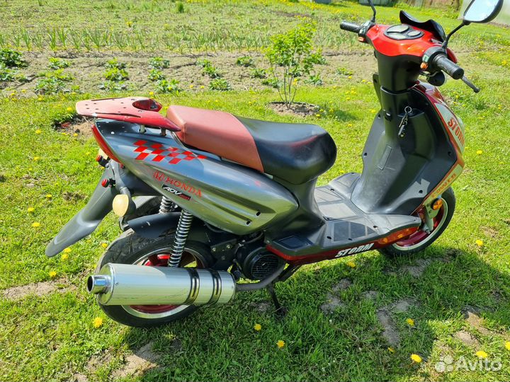 Скутер 150 кубов