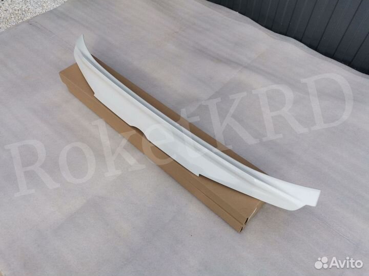 Спойлер под стекло Lexus LX 570 с 2015 года