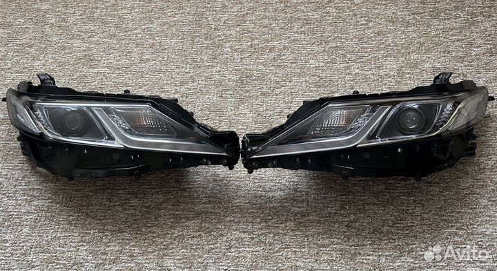 Фары передние/фонари задние Toyota Camry 70