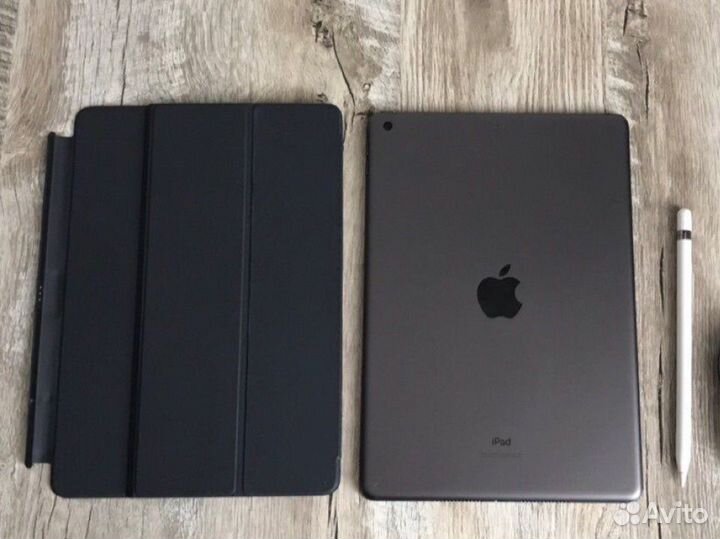 iPad + Apple Pencil + Apple Smart Keybord