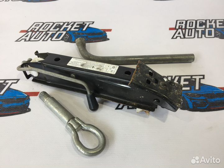 Ящик для инструментов Volkswagen Polo 6R0011031H