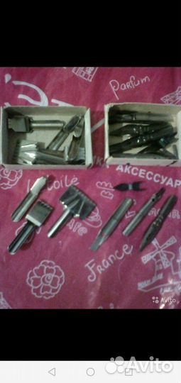 Худож. Перья