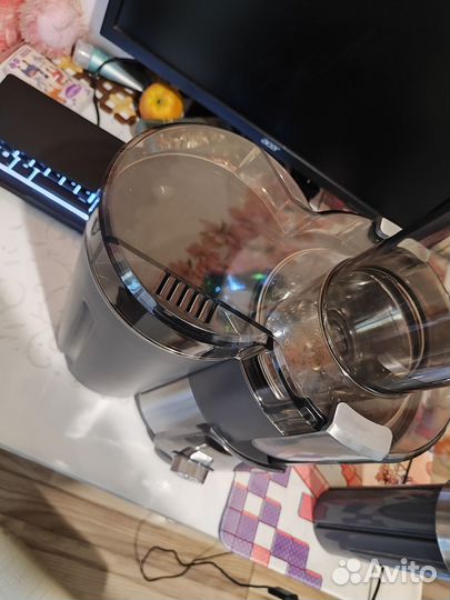 Соковыжималка центробежная