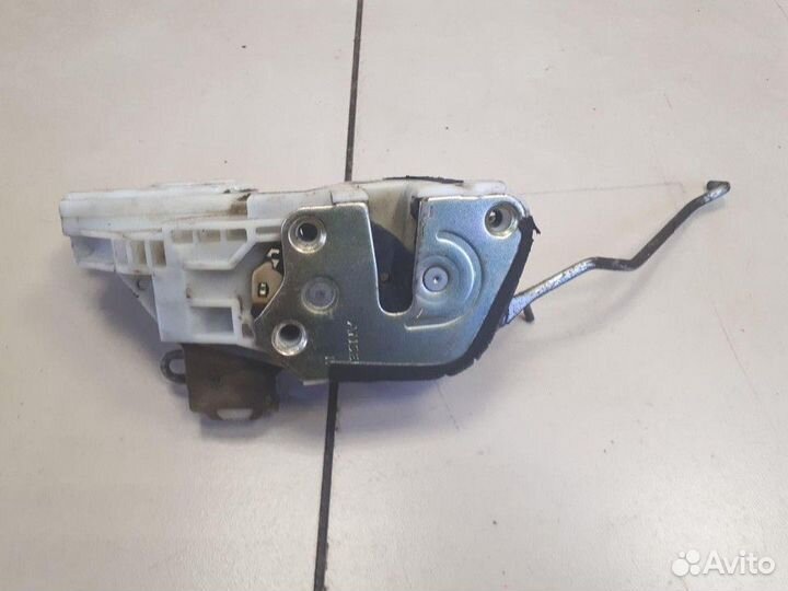 Замок двери передней правой