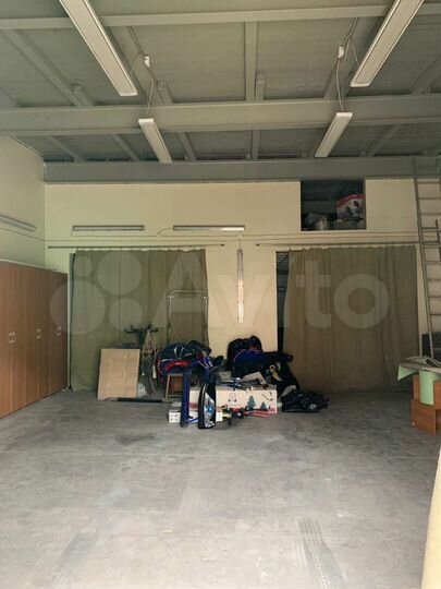 Гараж, > 30 м²