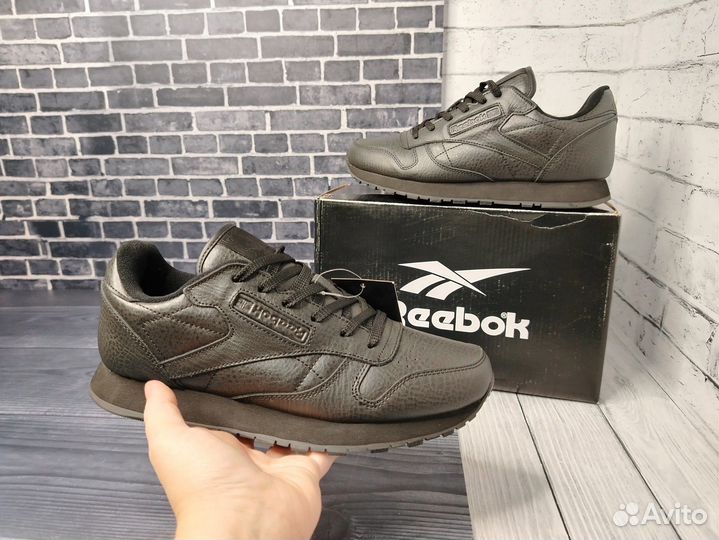 Кожаные кроссовки Reebok 40