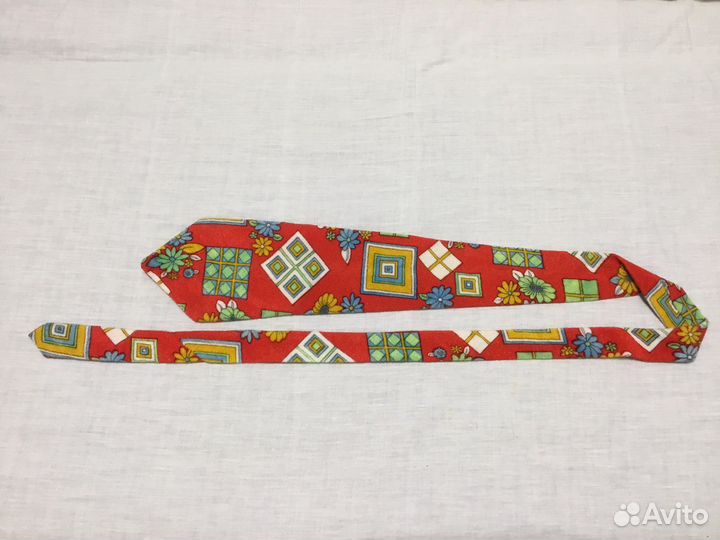 Стильный оранжевый галстук