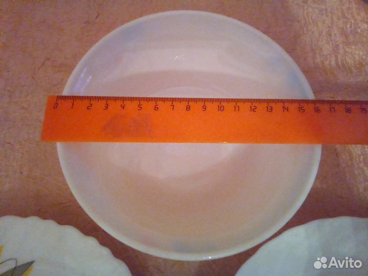 Тарелки посуда