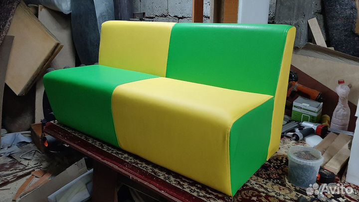 Диванчик детский