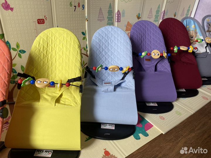 Новый шезлонг для новорожденных с игрушкой