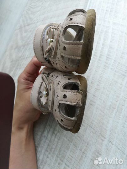 Босоножки для девочки 24