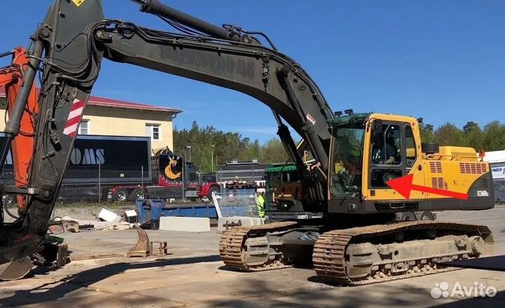 Стекло двери нижнее на экскаватор Volvo EC 360