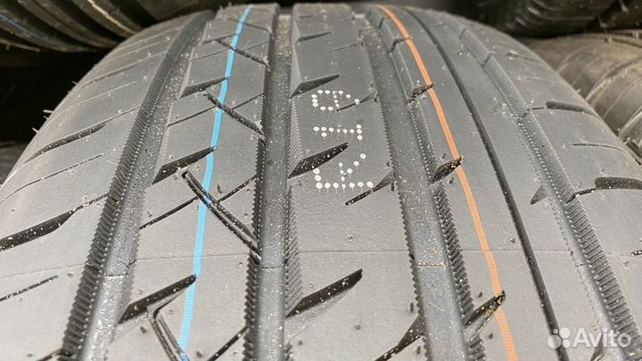 Roadmarch Prime UHP 08 235/55 R19