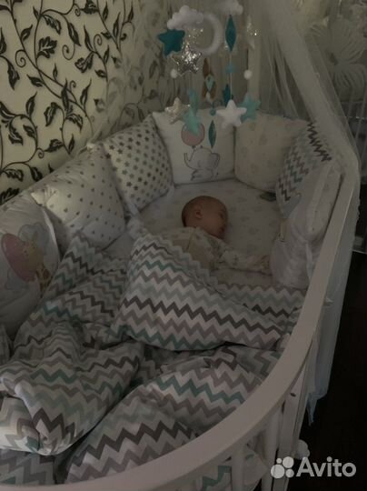 Бортики в кроватку, балдахин, мобиль