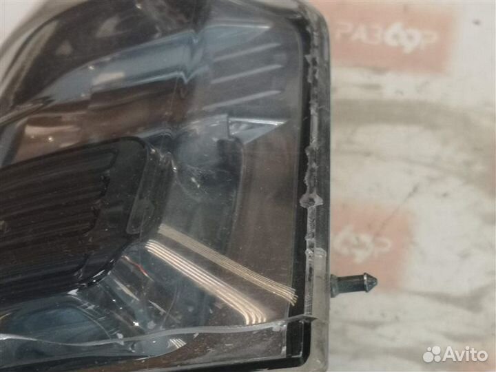 Фонарь задний правый Mitsubishi Pajero 4